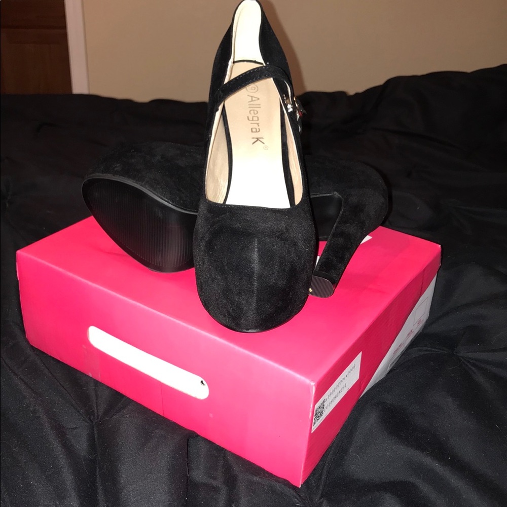 Black strap faux suede platform heels brand new